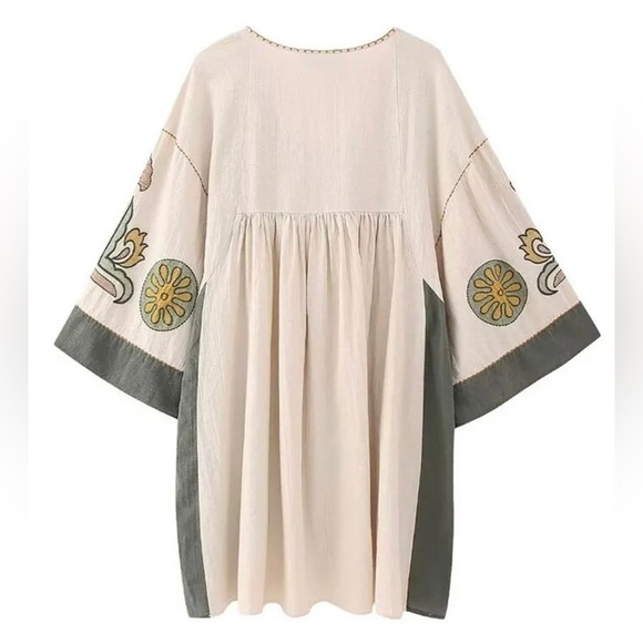 Sweet Clarise Embroidered Loose Fit Floral Mini Dress - Picture 8 of 14